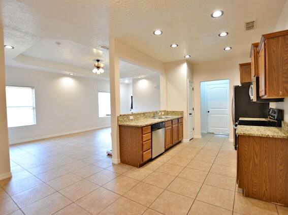 Building Photo - 2537 Fred Daugherty Ave