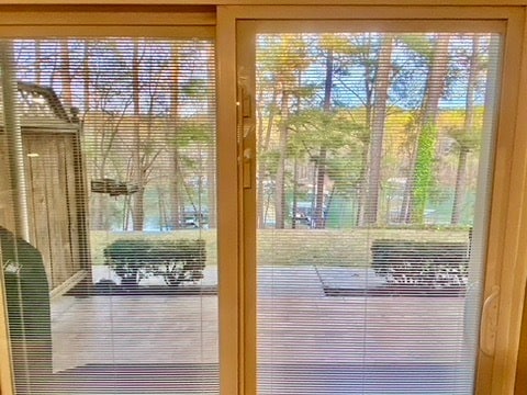 Building Photo - 2109 Pine Tree Dr