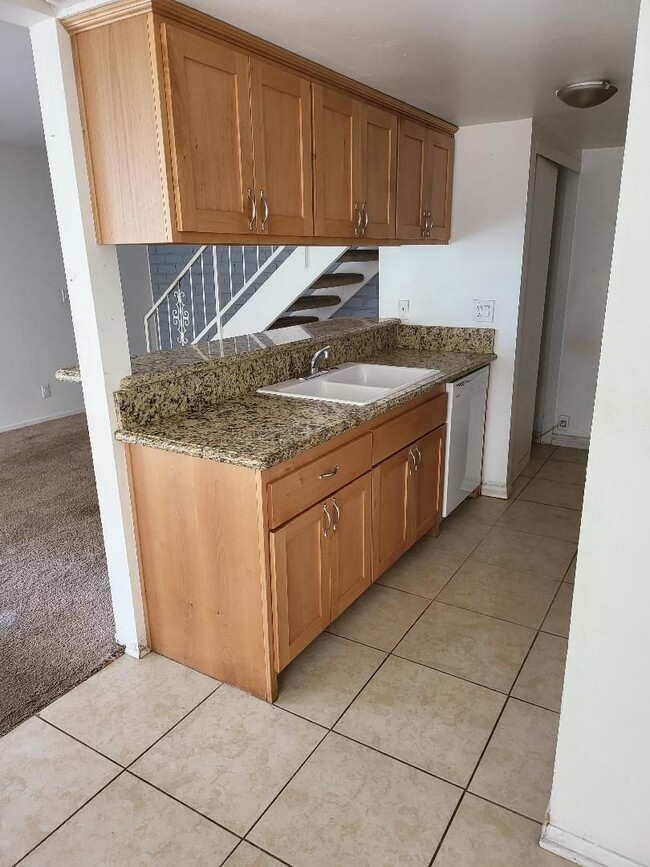 Building Photo - Sharp Townhouse on Victoria Avenue across from the Marina