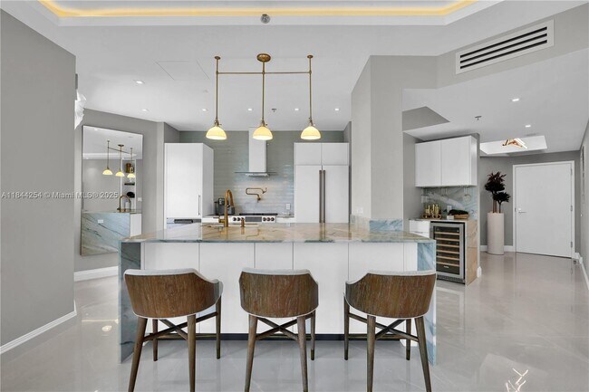 Building Photo - 4201 Collins Ave