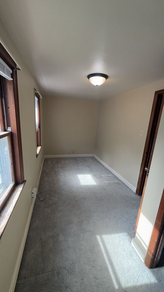 Building Photo - Exciting 3 Bed 1 Bath near UWEC! Available 1st June!