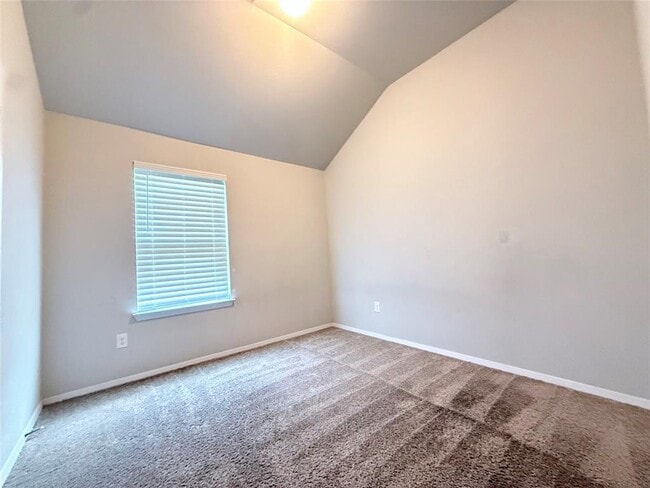 Building Photo - 120 Trailside Ln