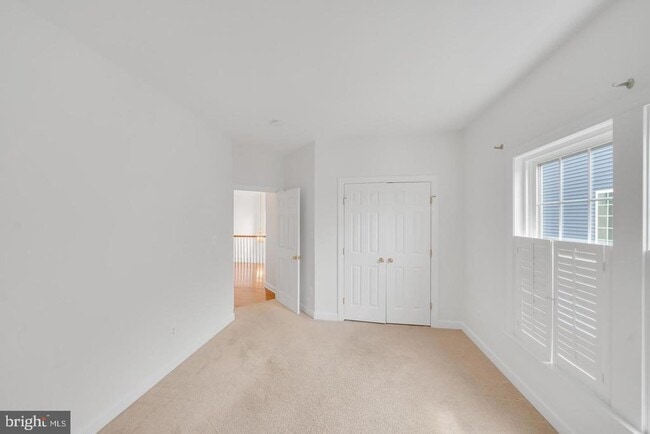 Building Photo - 224 Sundance Ln