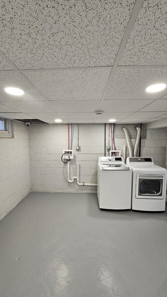 Building Photo - 613 Willow Ave