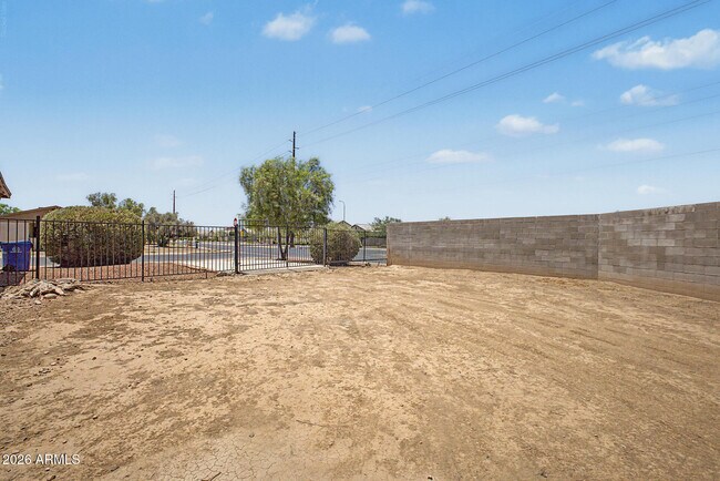 Building Photo - 7014 W Palo Verde Dr