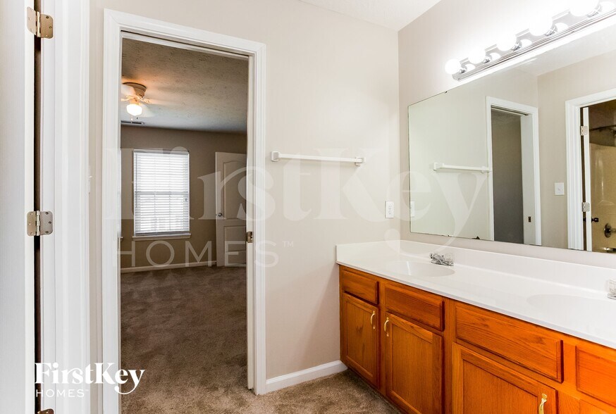 Building Photo - 7811 Camfield Way