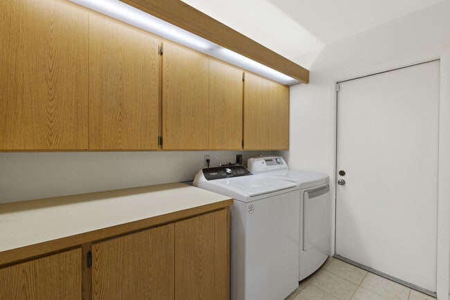 Building Photo - 187 Harbourside Cir