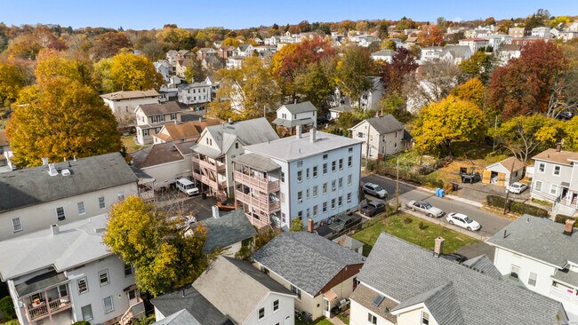 Primary Photo - 14 Crown St