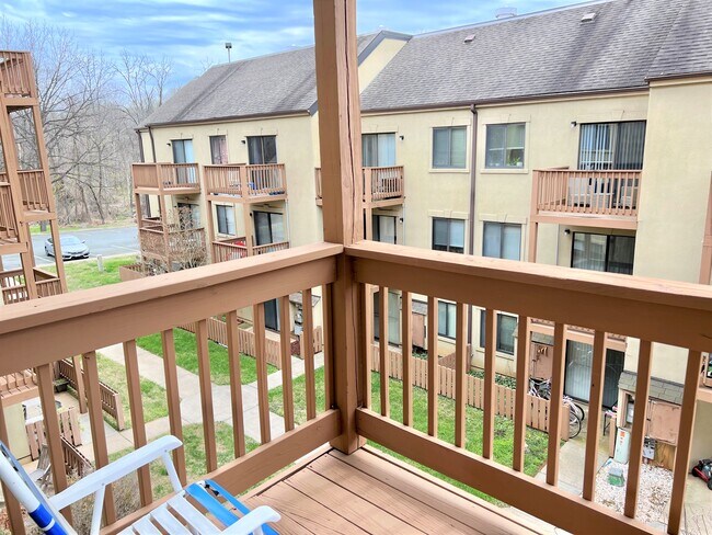 Building Photo - 1002 Linden Ave