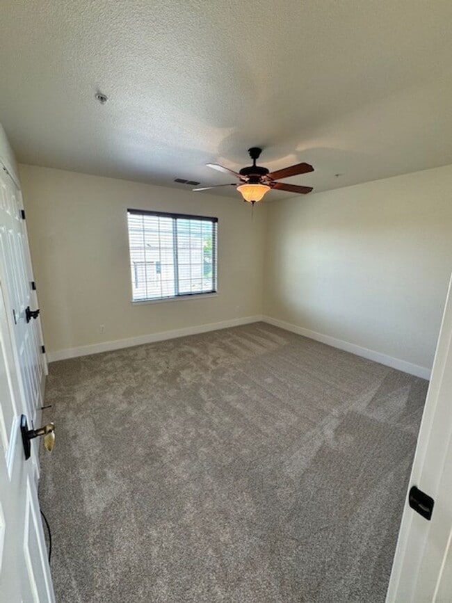 Building Photo - $500 Move in Special with signed lease by 12/15/2025 ~ Upscale Modern 4 Bed | 2.5 Bath – Yard Mai...