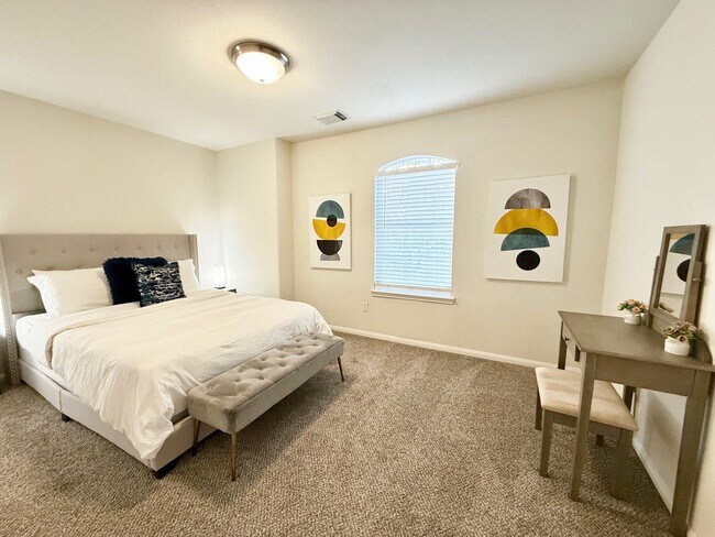 Building Photo - 142 E Spindle Tree Cir