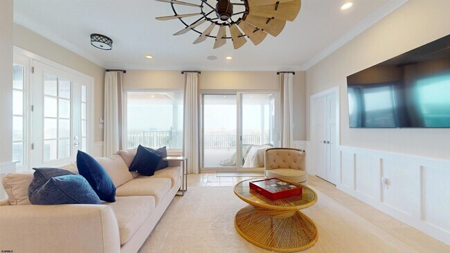 Building Photo - 404 21st St S