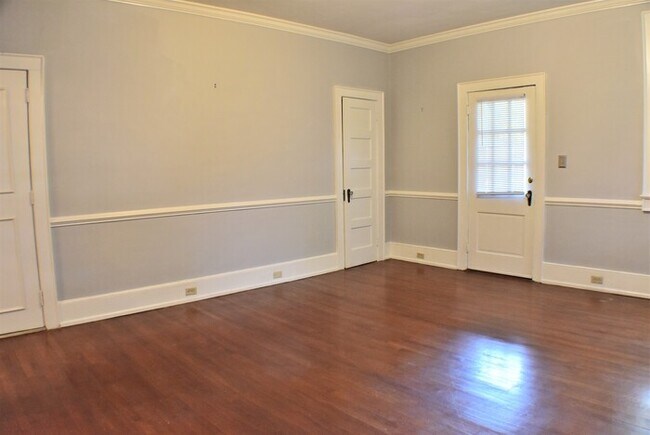 Building Photo - 2417 Blossom St