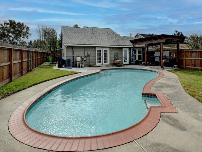 Building Photo - 1306 Mimosa Rd