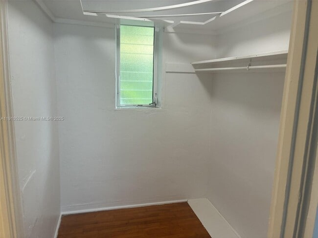 Building Photo - 2469 Flamingo Pl