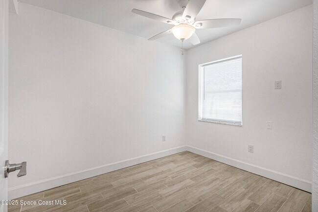 Building Photo - 2364 Pineapple Ave