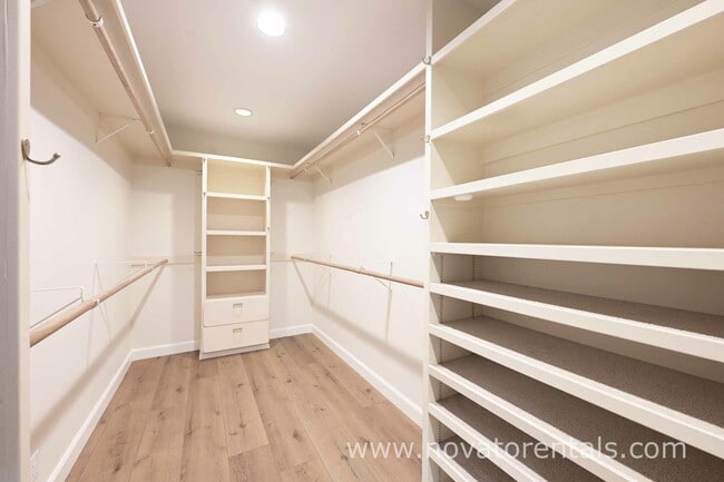 Building Photo - 40 Martinez Ct