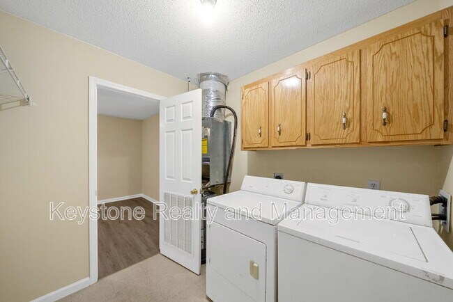 Building Photo - 119 Mace Ln