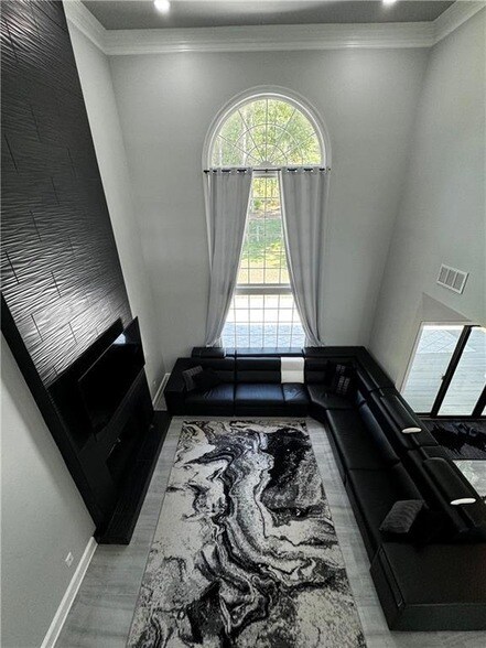 Building Photo - 4299 Oakvale Ln