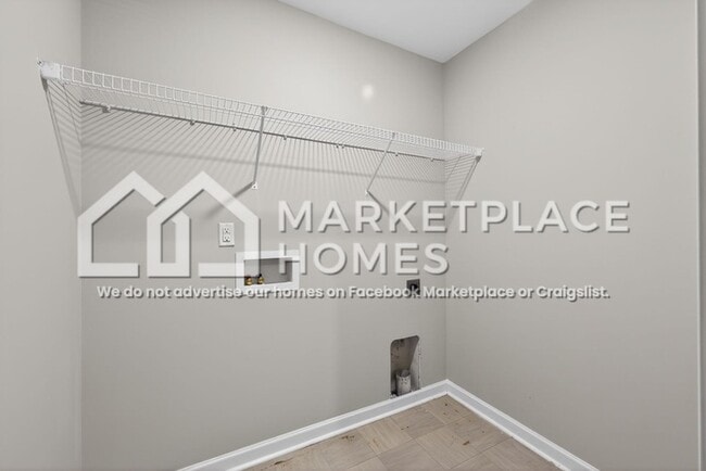 Building Photo - 923 Elliot Rd