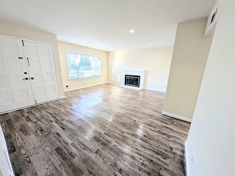 Living room view 2 - 130 Avenida Espana