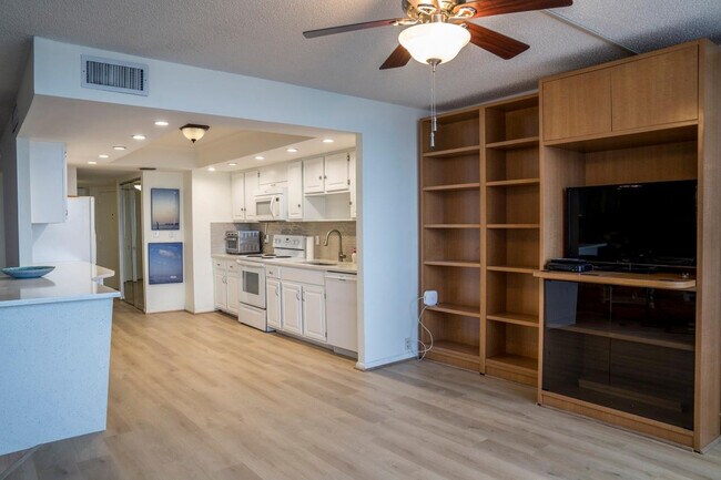 Building Photo - 1800 S Ocean Blvd