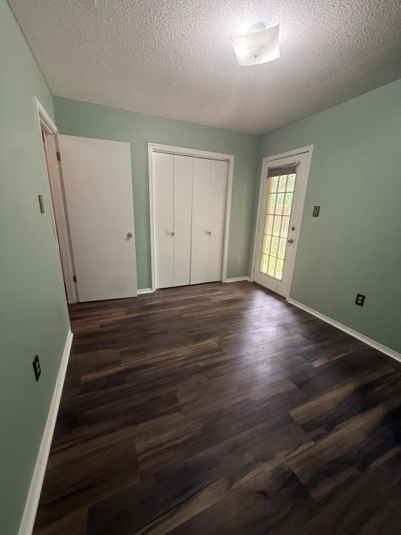 Building Photo - 1745 James Buchanan Dr