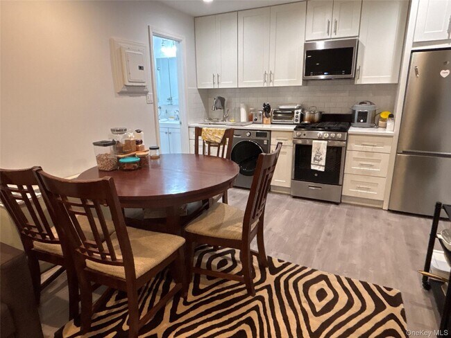 Building Photo - 30 Barstow Rd