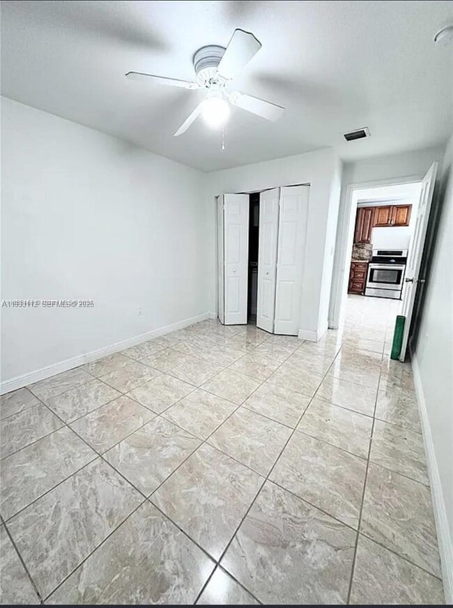 Building Photo - 4425 SW 21st St