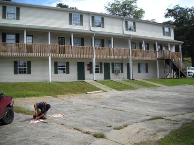 Building Photo - 201 S Spencer St