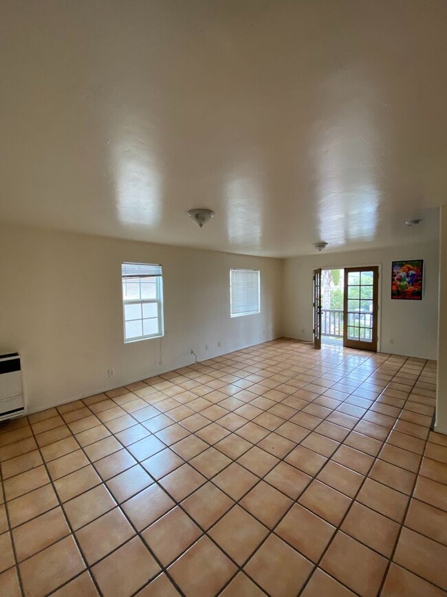 Building Photo - 6636 Del Playa Dr