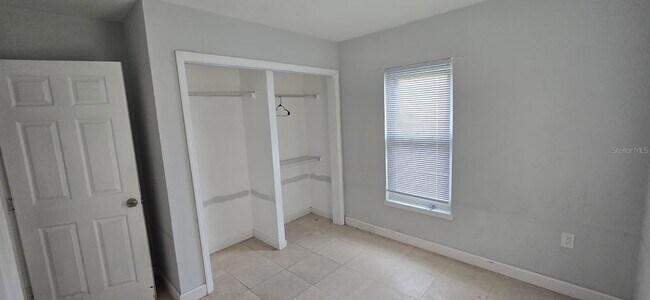 Building Photo - 480 Sharon Cir