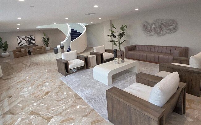 Building Photo - 1370 S Ocean Blvd