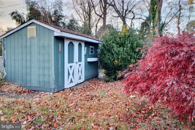 Building Photo - 24 Forestview Pl