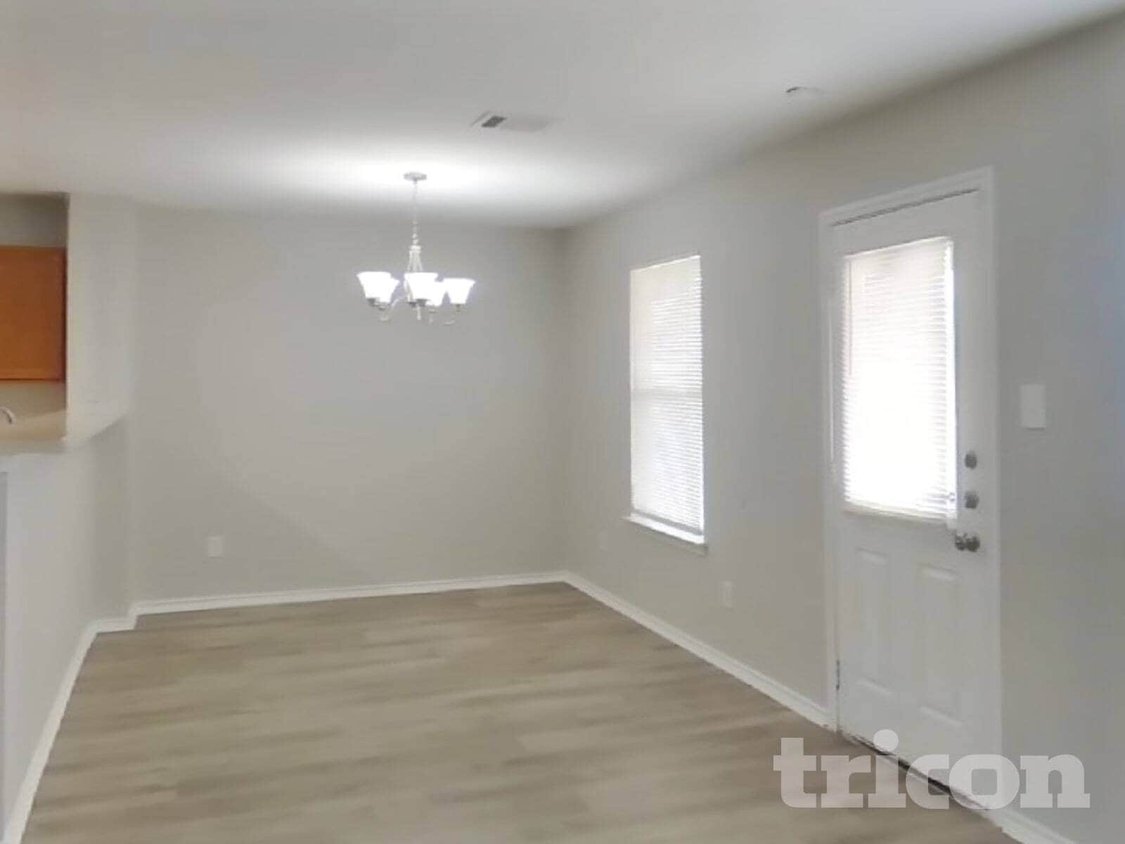 Building Photo - 2910 Candleside Dr