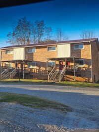 Building Photo - 2 Bdrm /1.5 Bath Townhome Church Hill, TN