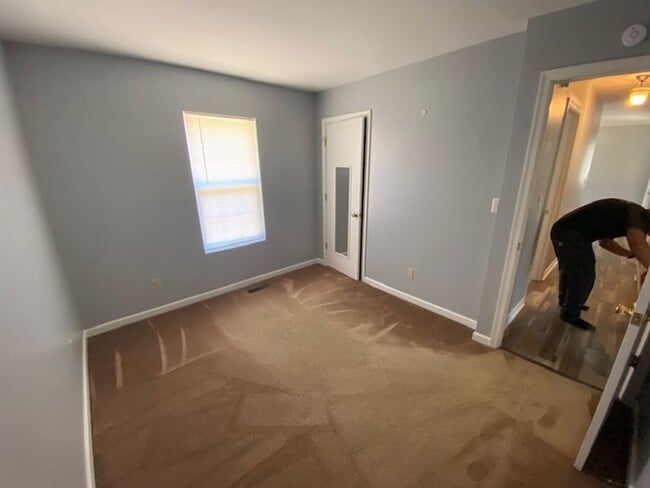 Building Photo - Rural & Adorable Rancher for Rent on large lot!