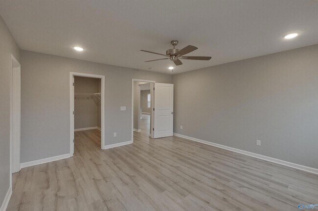 Building Photo - 394 Angela St