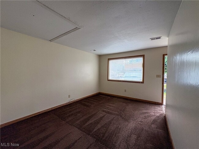 Building Photo - 540 College