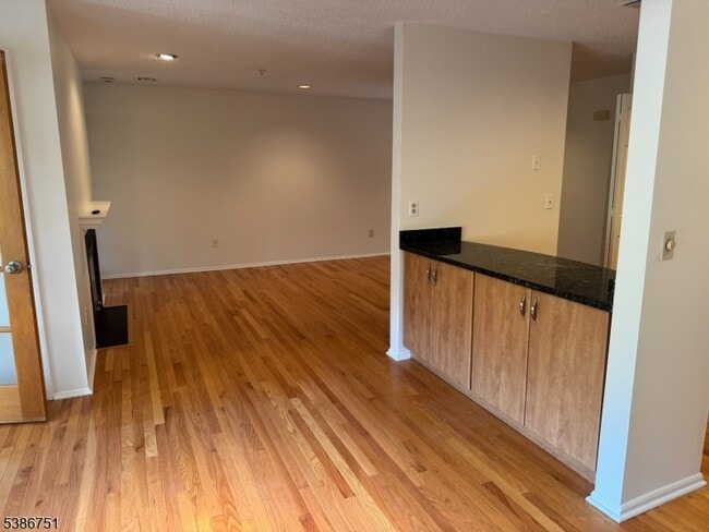 Building Photo - 16 Buchanon Ct