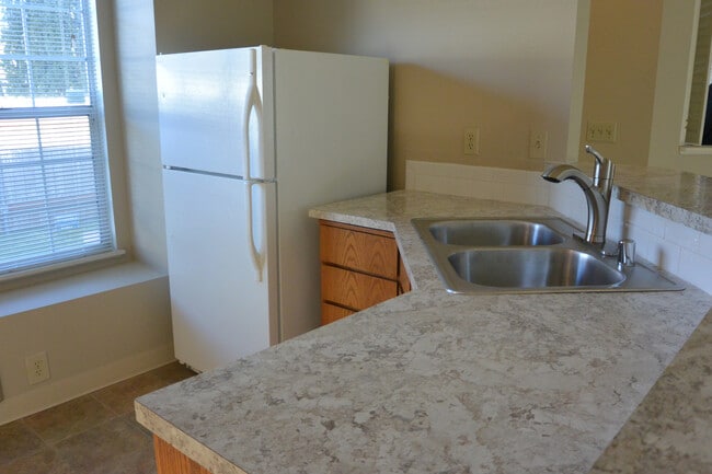 Building Photo - 8307 NE Starflower Ct
