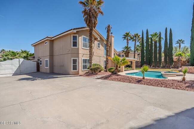 Building Photo - 2066 Paseo Del Prado Dr