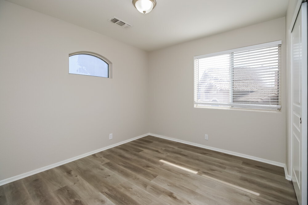 Building Photo - 20 N Nielson Ln