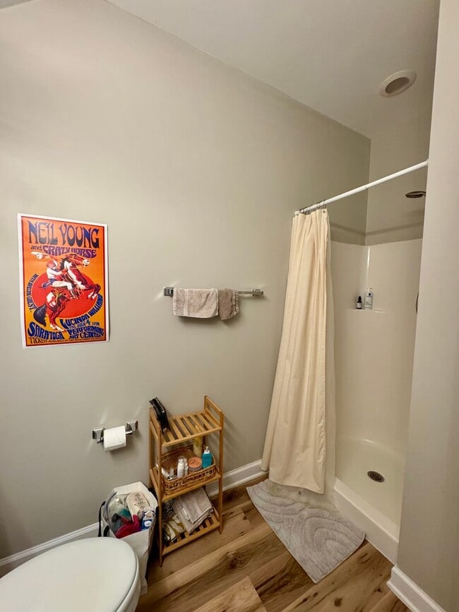 Building Photo - Modern 3 BR / 3 BA Duplex Unit Steps from Bolin Creek Trail – Unit A