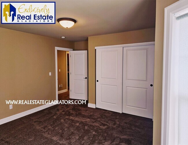Building Photo - Stunning 4-Bedroom Home for Rent in Bothell!