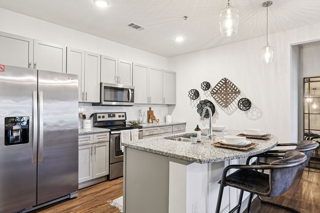 Building Photo - The Drake