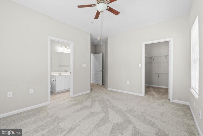 Building Photo - 519 Ensemble Ct