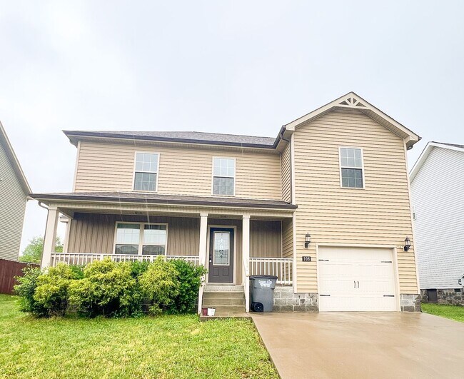 Primary Photo - 4 Bedroom 3 Bathroom Home