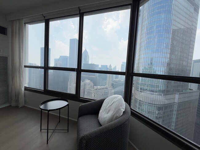 Building Photo - 405 N Wabash Ave