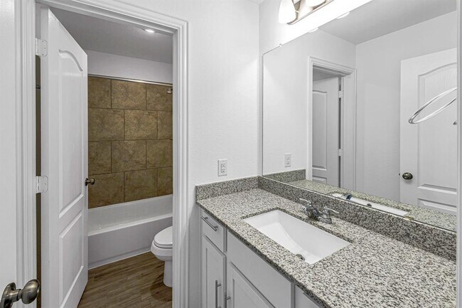 Building Photo - 31319 Whitfield Ct
